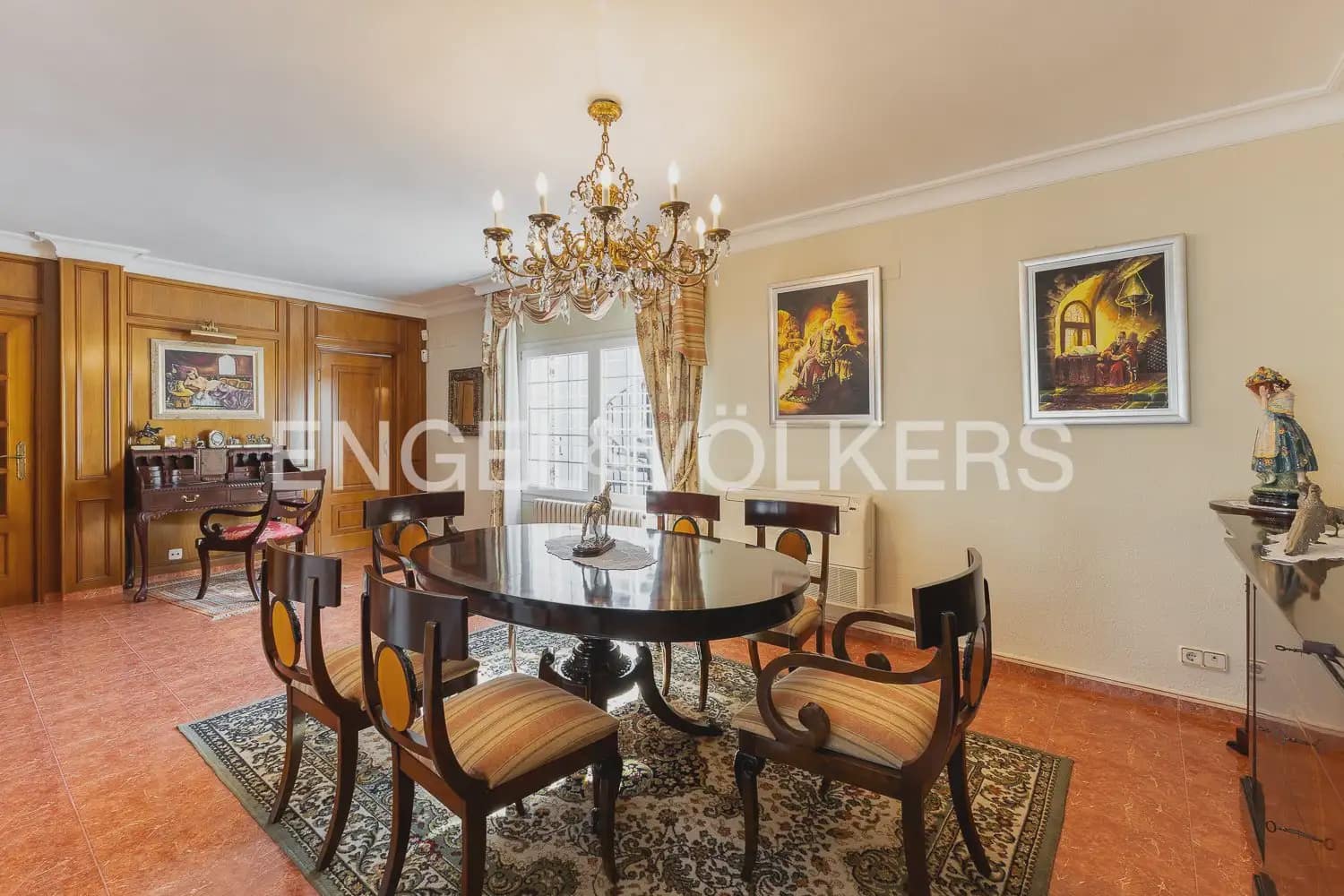 5 bedroom Villa for sale in Paterna with pool garage - € 900,000 (Ref: 9898186)