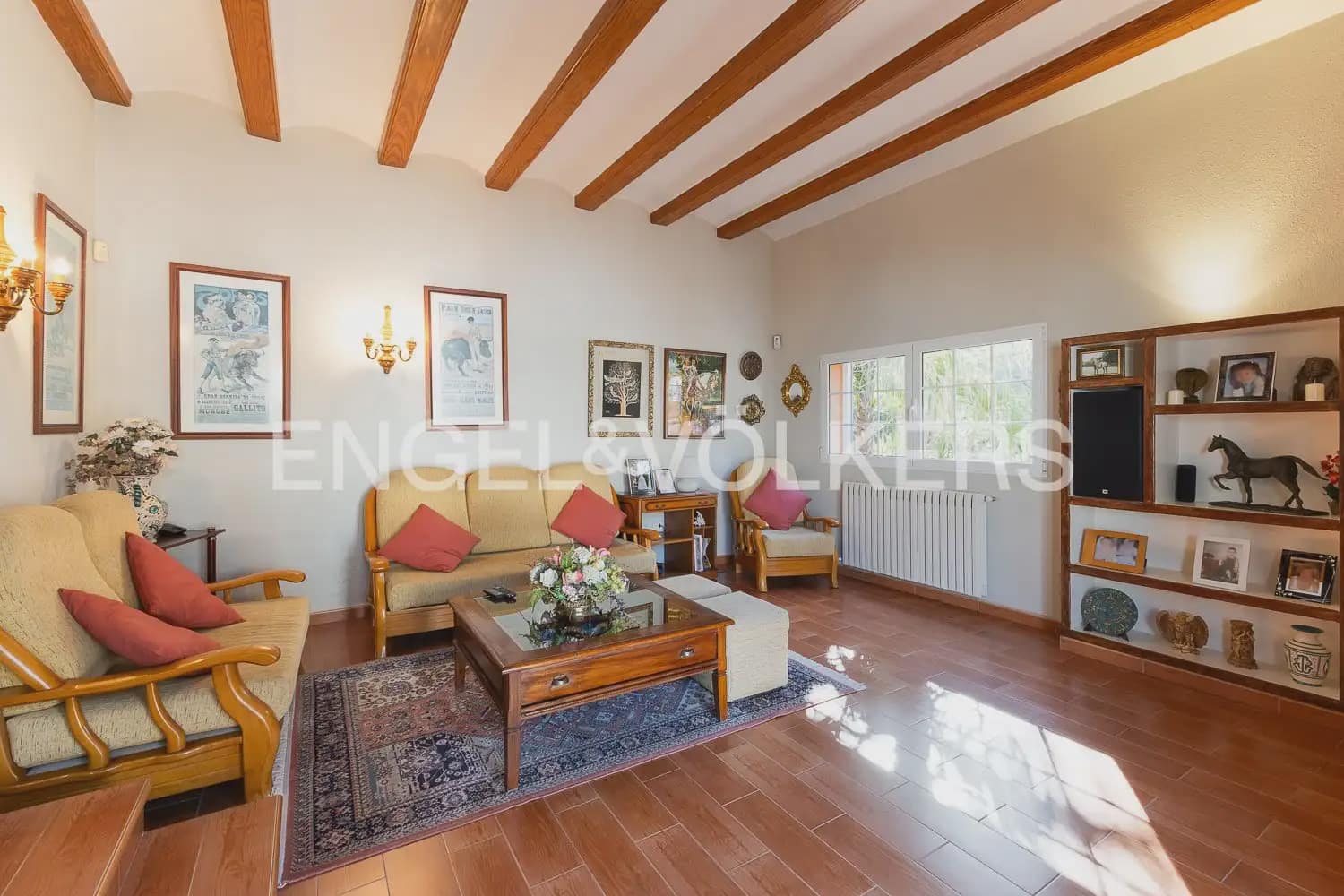 5 bedroom Villa for sale in Paterna with pool garage - € 900,000 (Ref: 9898186)