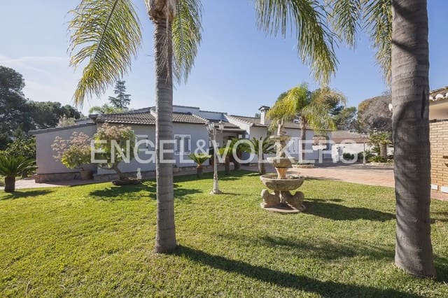 5 bedroom Villa for sale in La Cañada, Paterna with pool garage - € 900,000 (Ref: 9898186)