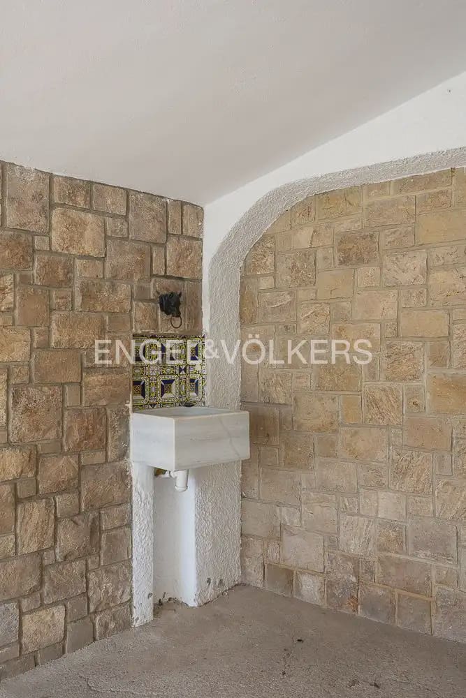5 bedroom Villa for sale in Paterna with pool garage - € 900,000 (Ref: 9898186)
