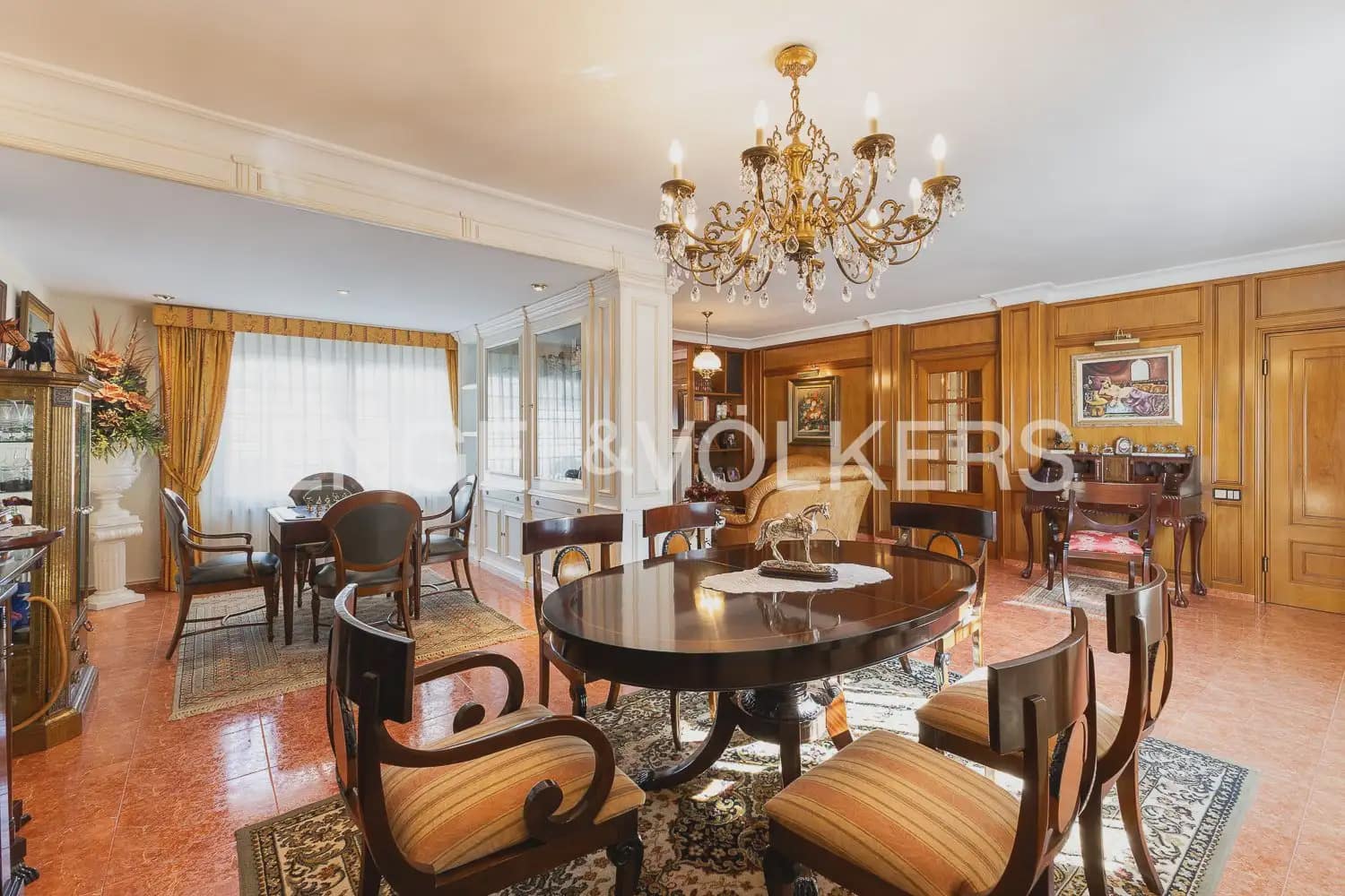 5 bedroom Villa for sale in Paterna with pool garage - € 900,000 (Ref: 9898186)