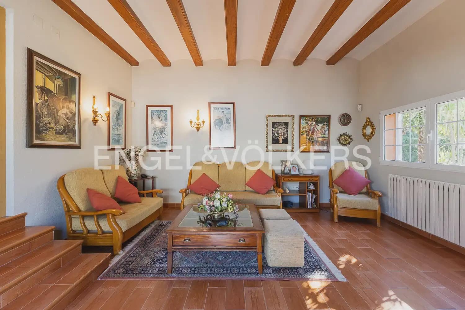 5 bedroom Villa for sale in Paterna with pool garage - € 900,000 (Ref: 9898186)