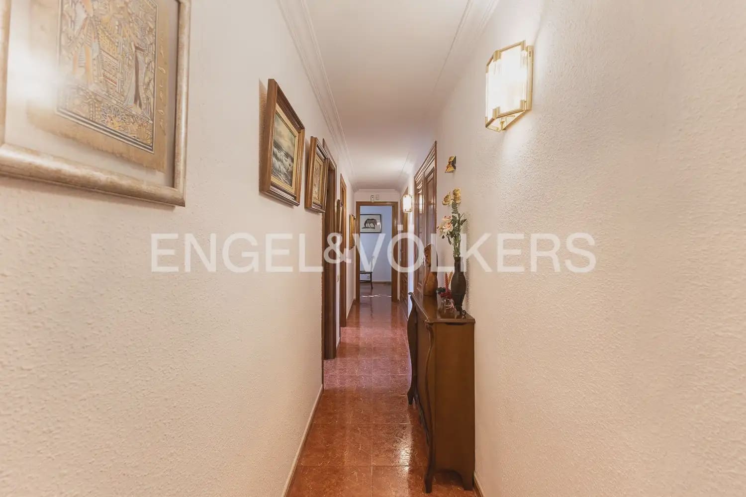 5 bedroom Villa for sale in Paterna with pool garage - € 900,000 (Ref: 9898186)