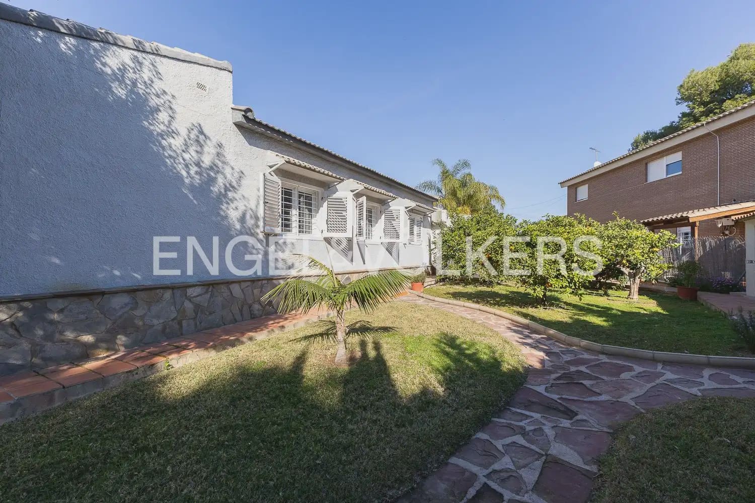 5 bedroom Villa for sale in Paterna with pool garage - € 900,000 (Ref: 9898186)
