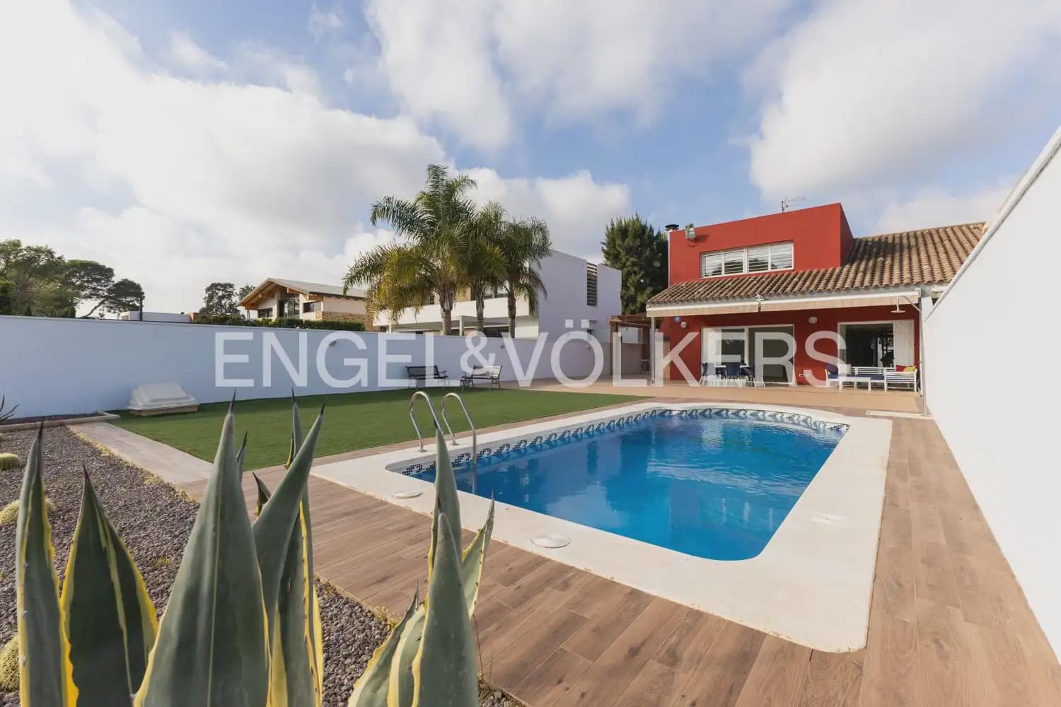 4 bedroom Villa for rent in Castello de la Plana with pool - € 3,000 (Ref: 9898187)