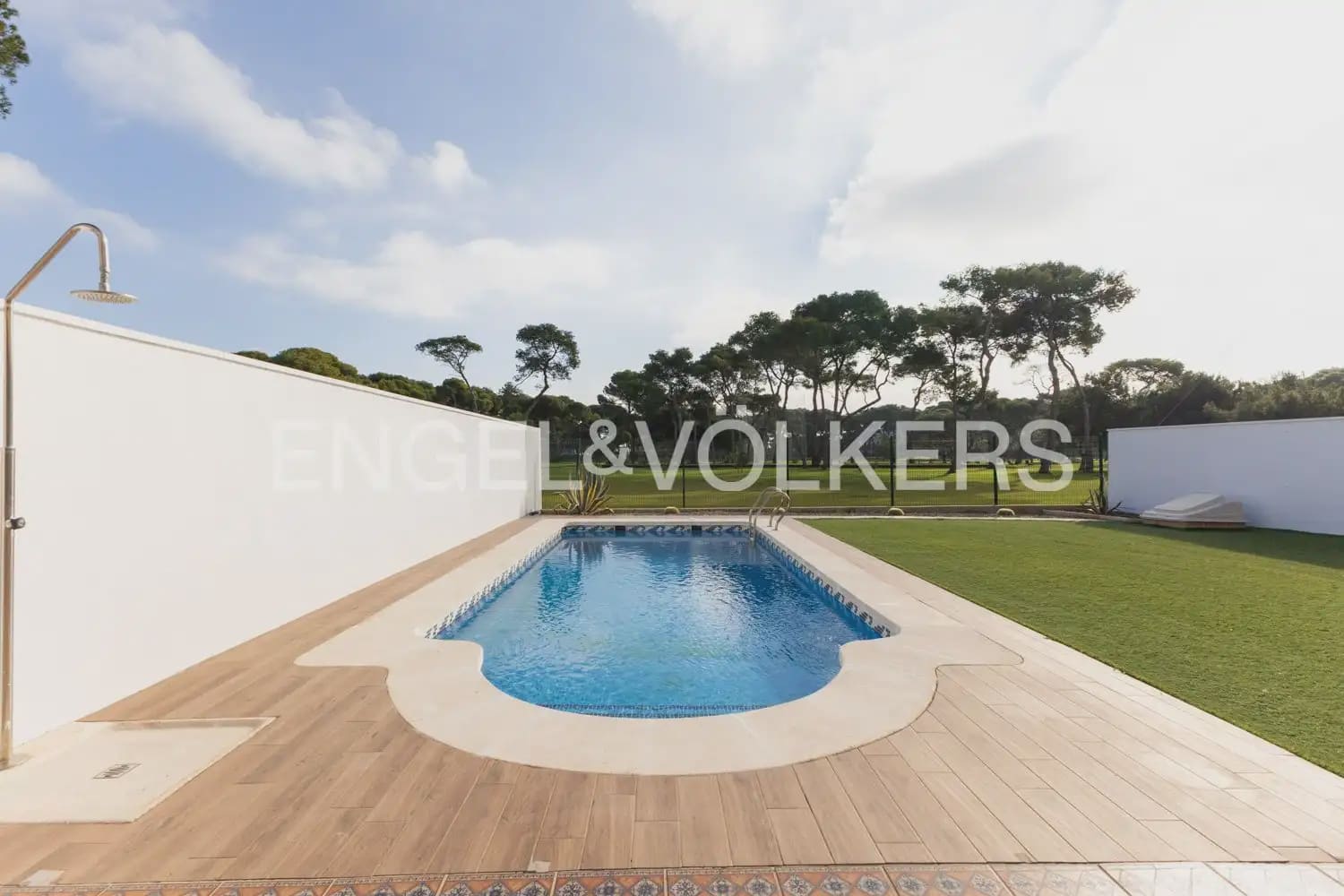 4 bedroom Villa for rent in Castello de la Plana with pool - € 3,000 (Ref: 9898187)