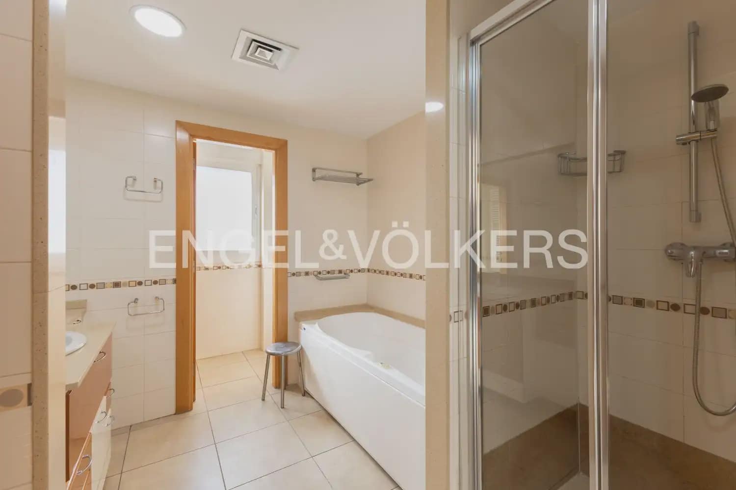 4 bedroom Villa for rent in Castello de la Plana with pool - € 3,000 (Ref: 9898187)