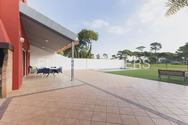 4 bedroom Villa for rent in El Grau de Castelló, Castelló de la Plana with pool - € 3,000 (Ref: 9898187)