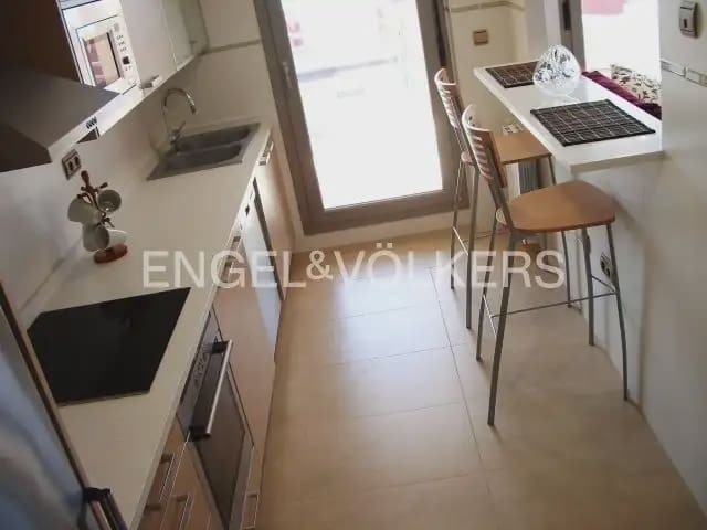 3 bedroom Flat for rent in Oropesa  with pool garage - € 1,390 (Ref: 9898188)