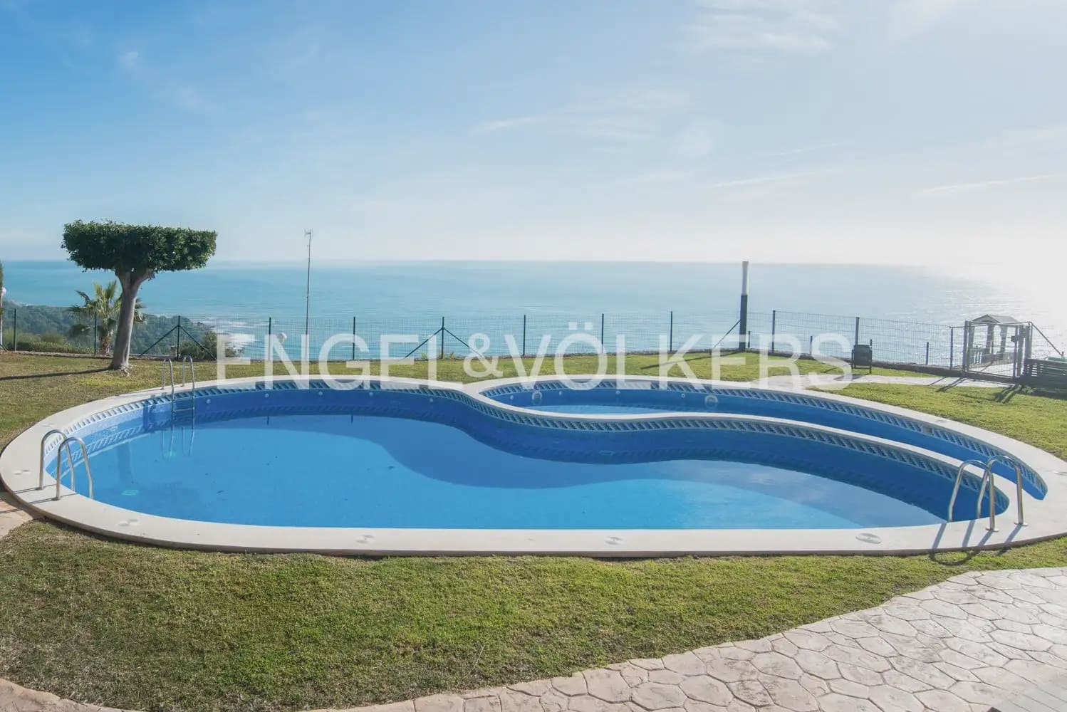 3 bedroom Flat for rent in Oropesa  with pool garage - € 1,390 (Ref: 9898188)