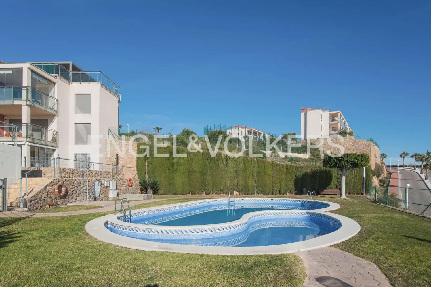 3 bedroom Flat for rent in Oropesa  with pool garage - € 1,390 (Ref: 9898188)