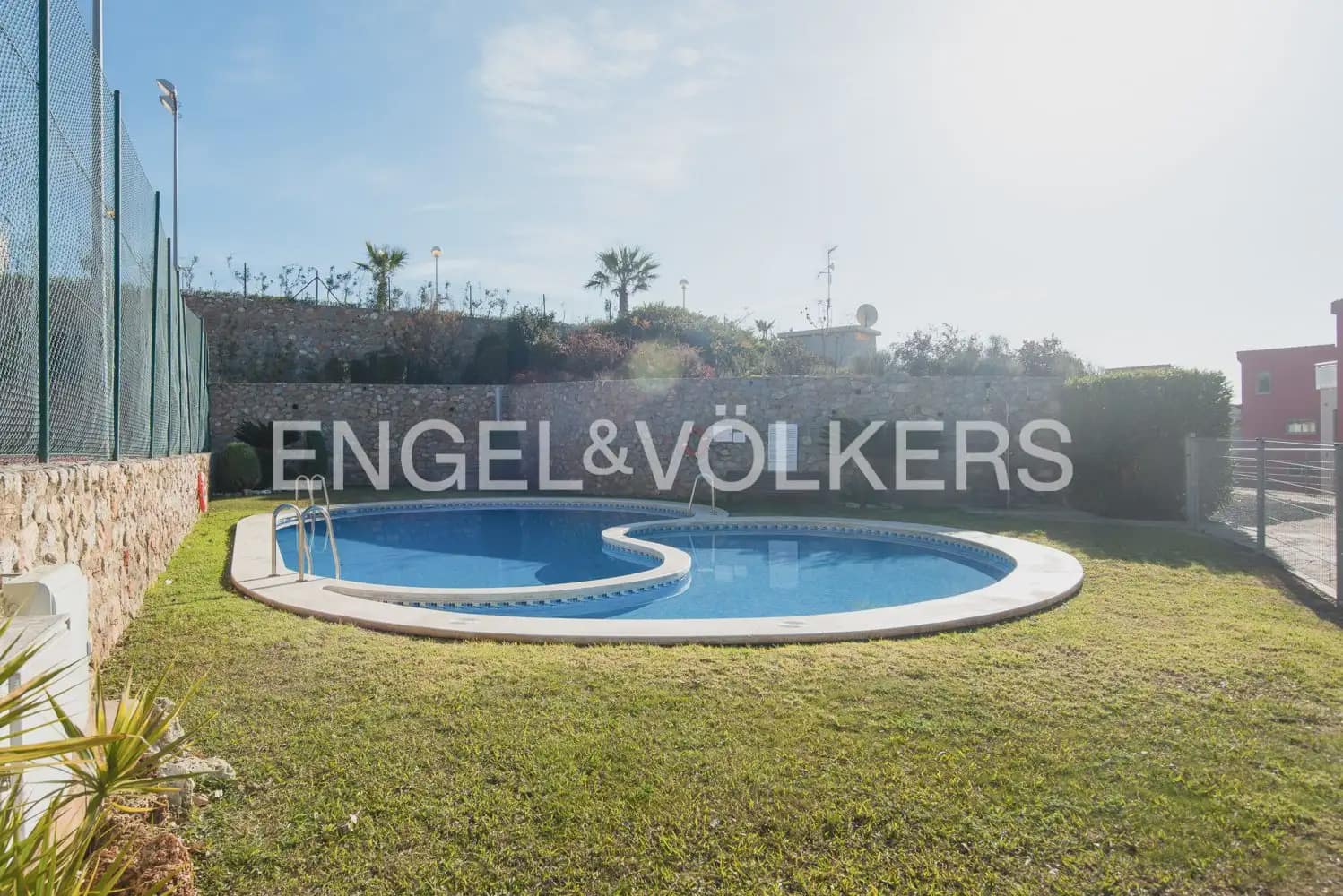3 bedroom Flat for rent in Oropesa  with pool garage - € 1,390 (Ref: 9898188)