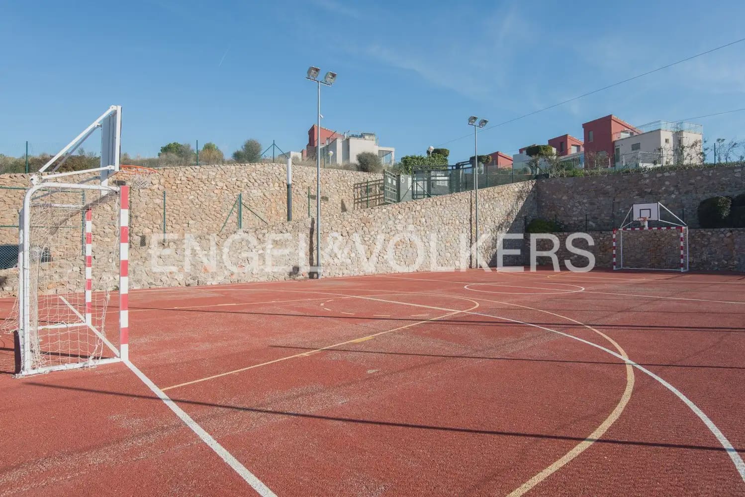 3 bedroom Flat for rent in Oropesa  with pool garage - € 1,390 (Ref: 9898188)