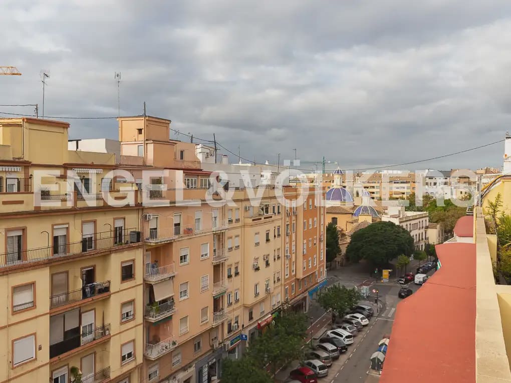 2 sovrum Takvåning att hyra i Valencia stad - 1 400 € (Ref: 9898190)