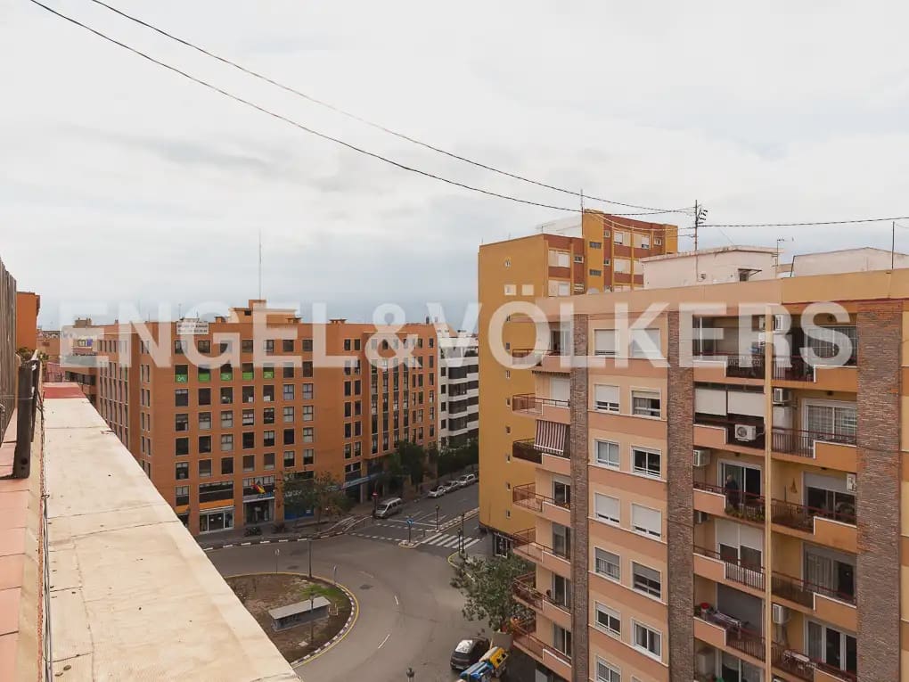 2 sovrum Takvåning att hyra i Valencia stad - 1 400 € (Ref: 9898190)