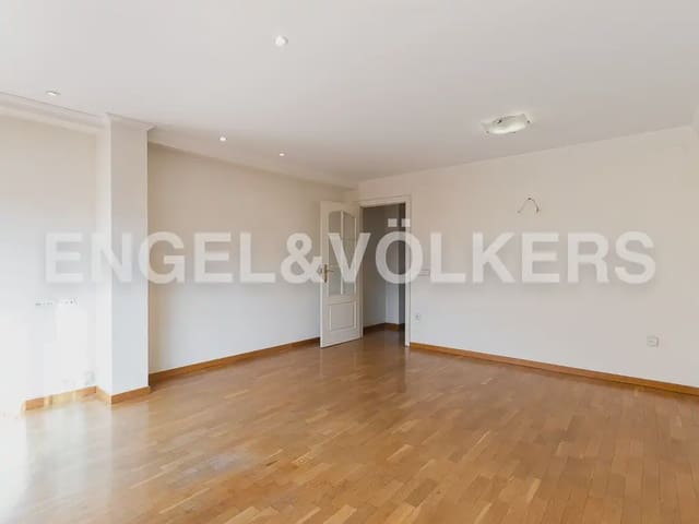 2 slaapkamer Penthouse te huur in Arrancapins, Valencia stad - € 1.400 (Ref: 9898190)