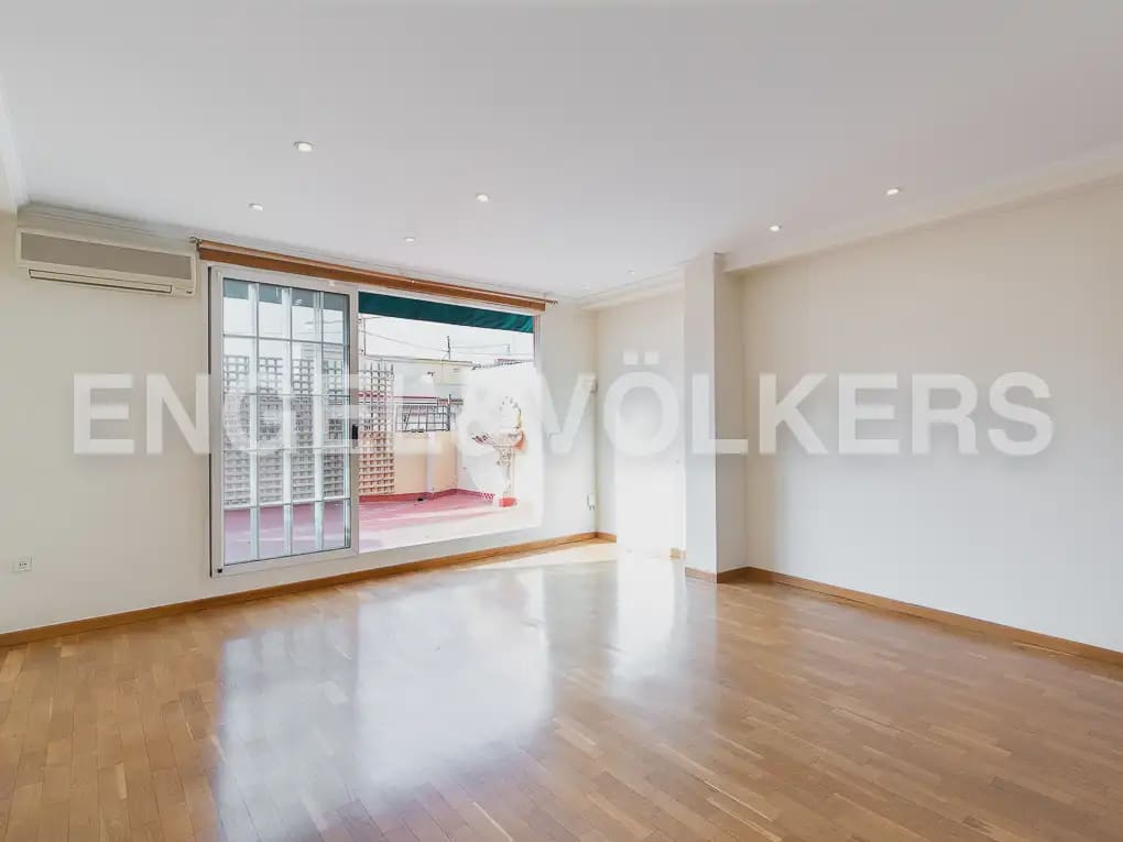 2 sovrum Takvåning att hyra i Valencia stad - 1 400 € (Ref: 9898190)