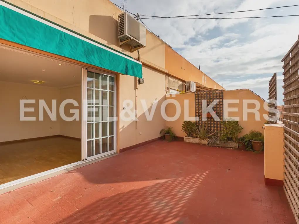 2 sovrum Takvåning att hyra i Valencia stad - 1 400 € (Ref: 9898190)