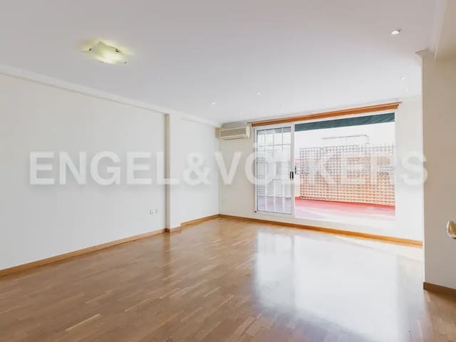 2 slaapkamer Penthouse te huur in Arrancapins, Valencia stad - € 1.400 (Ref: 9898190)
