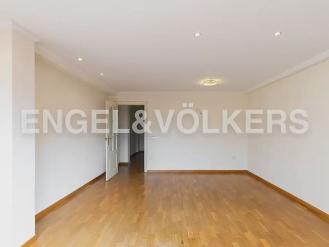 2 slaapkamer Penthouse te huur in Arrancapins, Valencia stad - € 1.400 (Ref: 9898190)