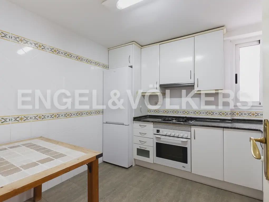 2 sovrum Takvåning att hyra i Valencia stad - 1 400 € (Ref: 9898190)