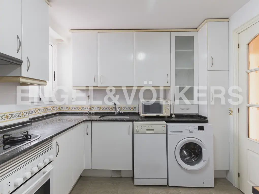 2 sovrum Takvåning att hyra i Valencia stad - 1 400 € (Ref: 9898190)