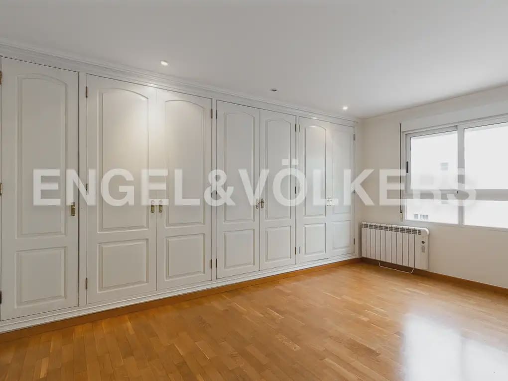 2 sovrum Takvåning att hyra i Valencia stad - 1 400 € (Ref: 9898190)