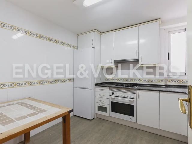 2 slaapkamer Penthouse te huur in Arrancapins, Valencia stad - € 1.400 (Ref: 9898190)