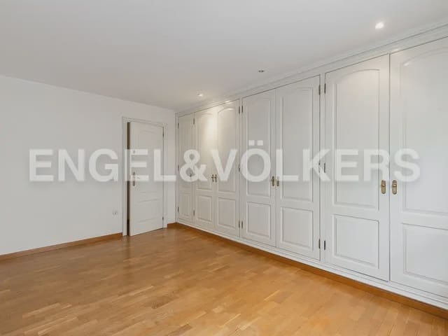 2 slaapkamer Penthouse te huur in Arrancapins, Valencia stad - € 1.400 (Ref: 9898190)