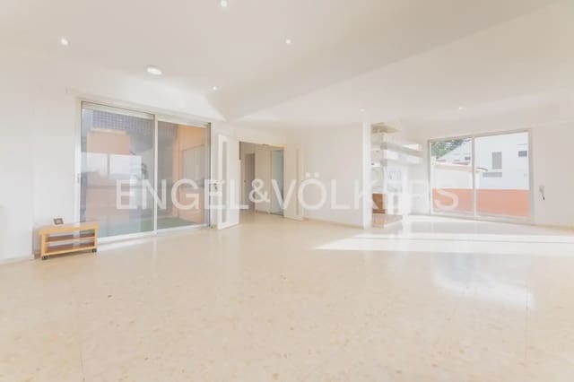 5 bedroom Villa for sale in El Vedat de Torrente, Torrent with pool garage - € 475,000 (Ref: 9898192)