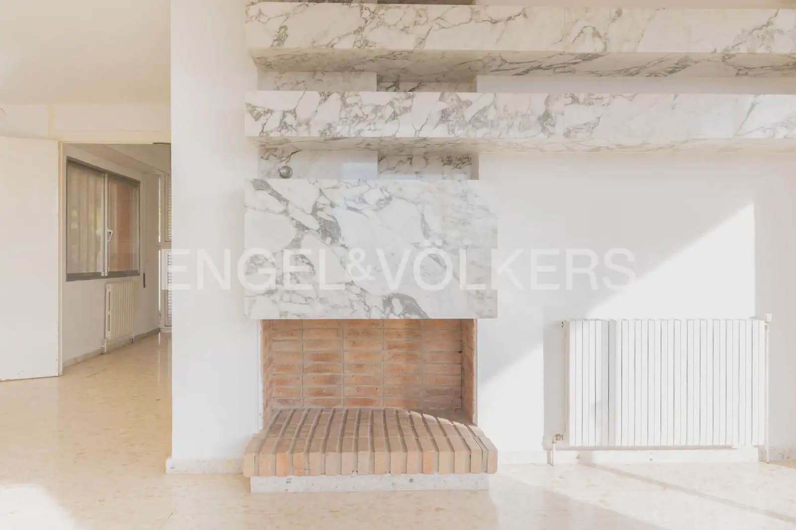 5 bedroom Villa for sale in Torrent with pool garage - € 475,000 (Ref: 9898192)
