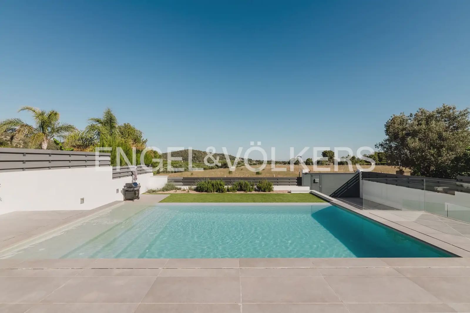 8 bedroom Villa for sale in Naquera with pool garage - € 1,450,000 (Ref: 9898195)