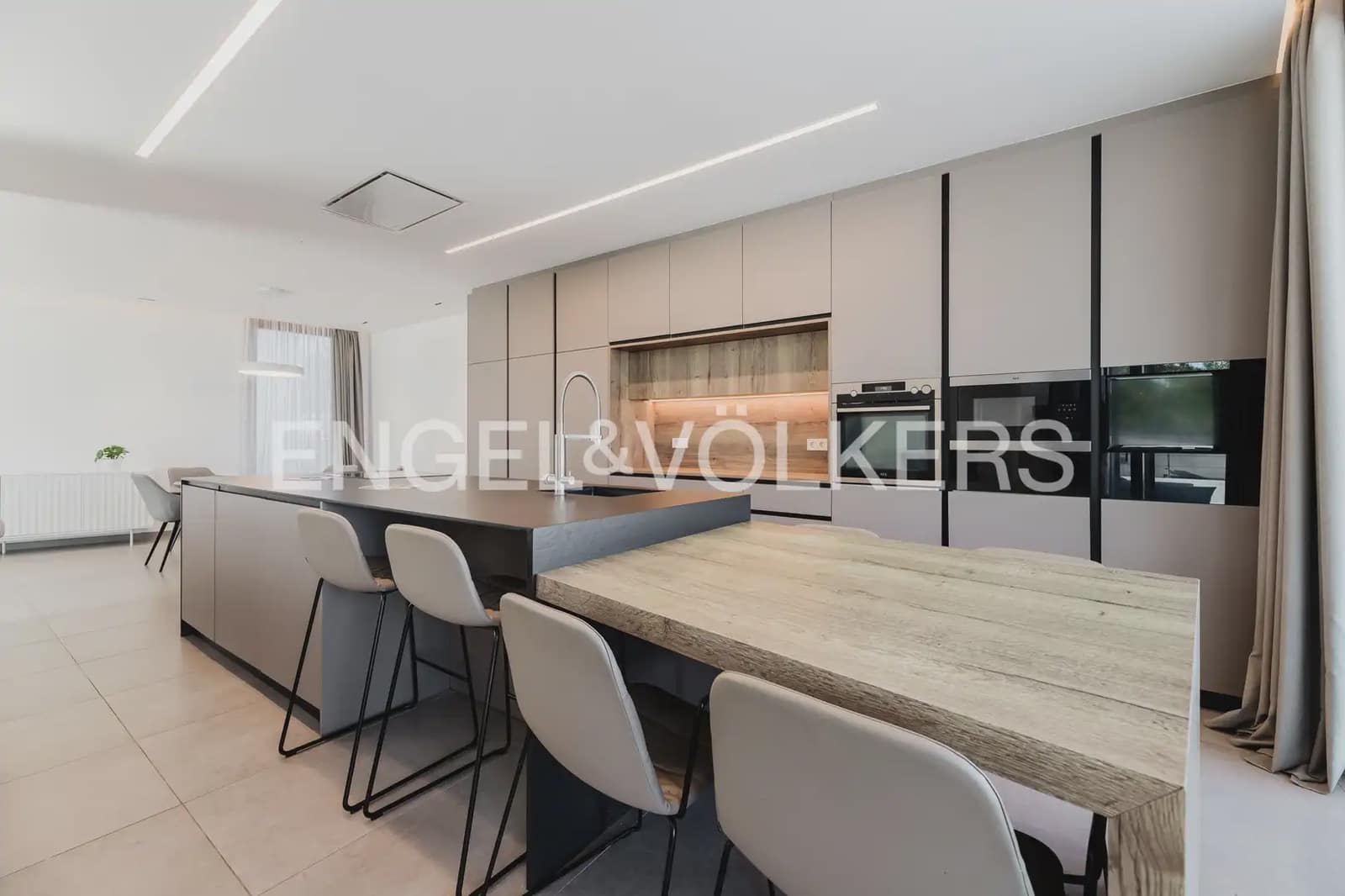 8 bedroom Villa for sale in Naquera with pool garage - € 1,450,000 (Ref: 9898195)
