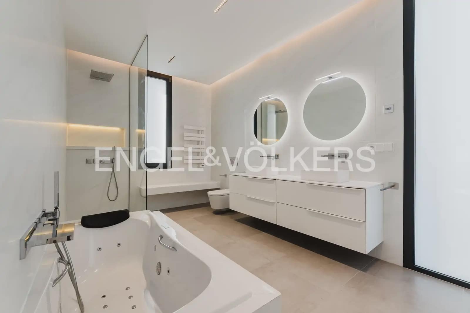8 bedroom Villa for sale in Naquera with pool garage - € 1,450,000 (Ref: 9898195)