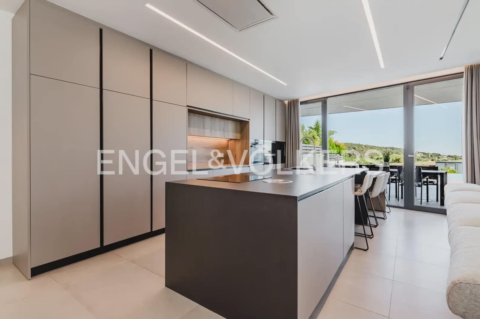 8 bedroom Villa for sale in Naquera with pool garage - € 1,450,000 (Ref: 9898195)
