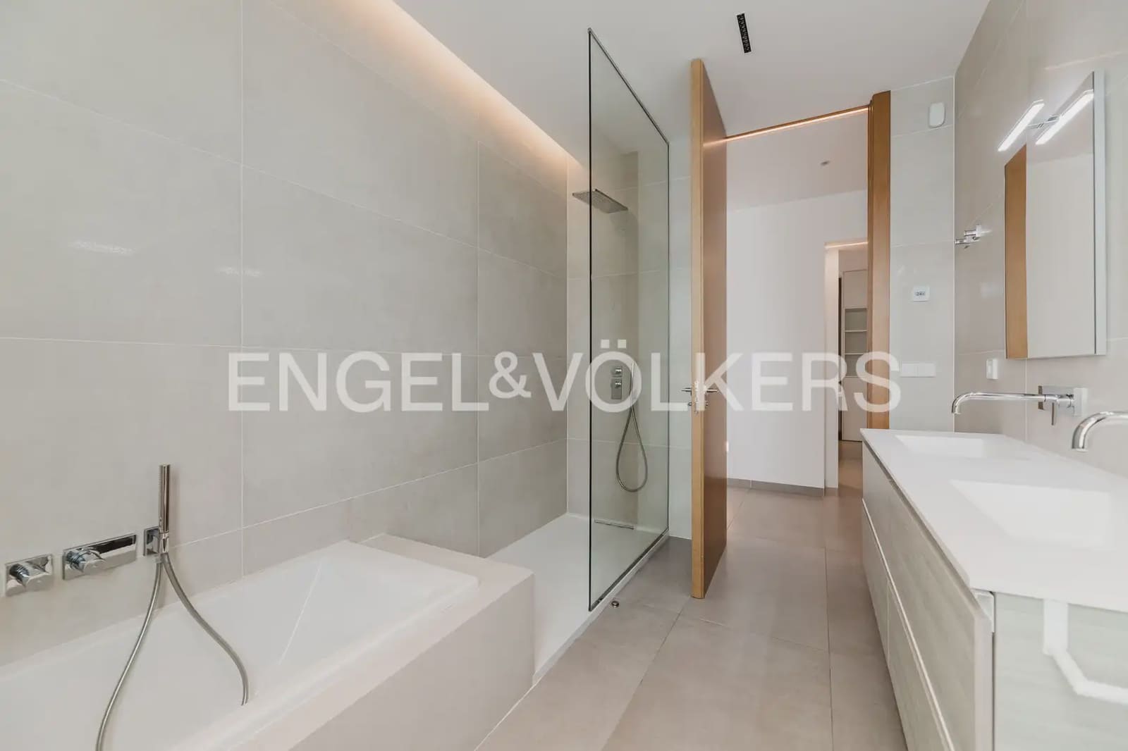 8 bedroom Villa for sale in Naquera with pool garage - € 1,450,000 (Ref: 9898195)