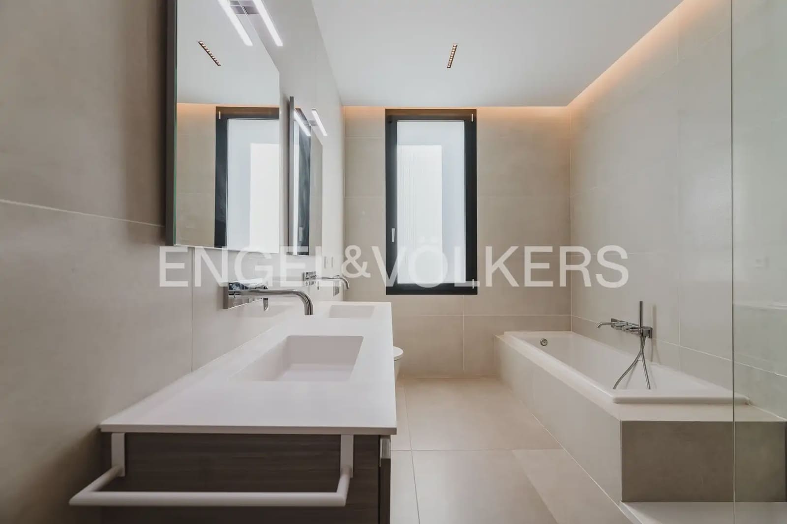 8 bedroom Villa for sale in Naquera with pool garage - € 1,450,000 (Ref: 9898195)