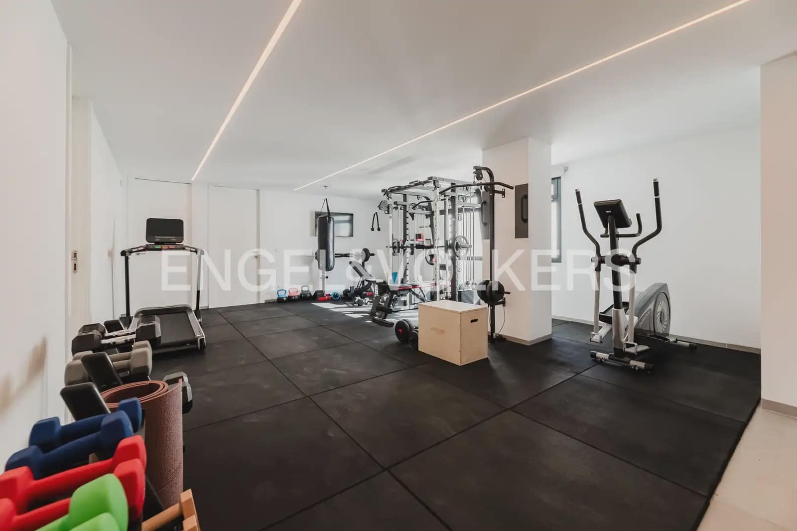 8 bedroom Villa for sale in Naquera with pool garage - € 1,450,000 (Ref: 9898195)
