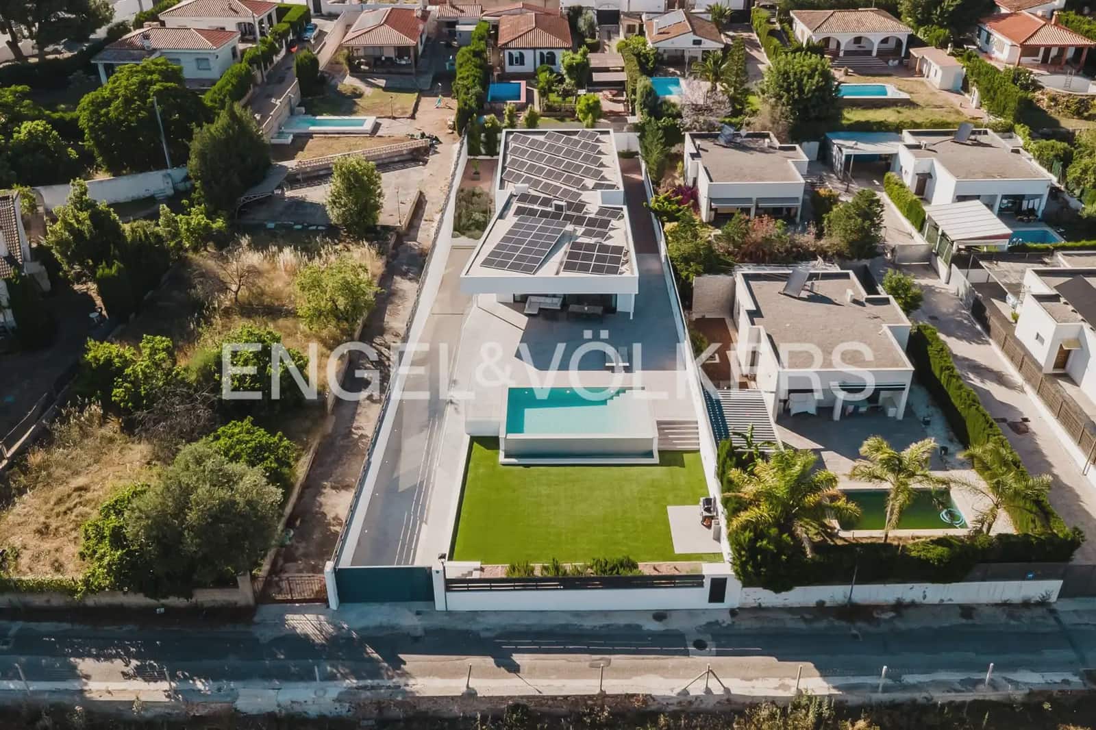 8 bedroom Villa for sale in Naquera with pool garage - € 1,450,000 (Ref: 9898195)