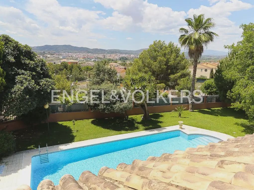 5 bedroom Villa for rent in Riba-roja de Turia with pool garage - € 4,400 (Ref: 9898196)