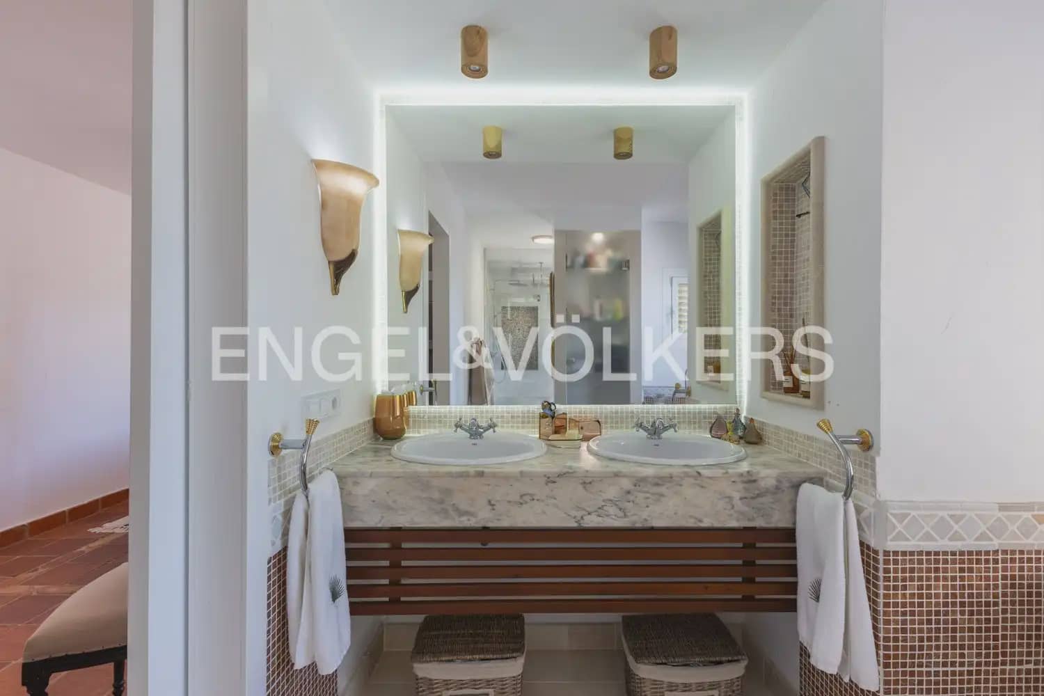 5 bedroom Villa for rent in Riba-roja de Turia with pool garage - € 4,400 (Ref: 9898196)