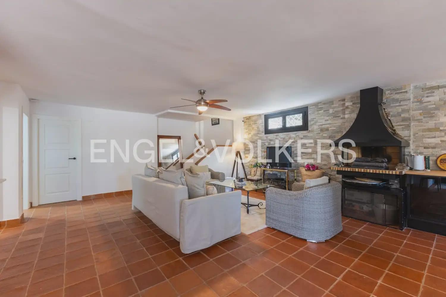 5 bedroom Villa for rent in Riba-roja de Turia with pool garage - € 4,400 (Ref: 9898196)