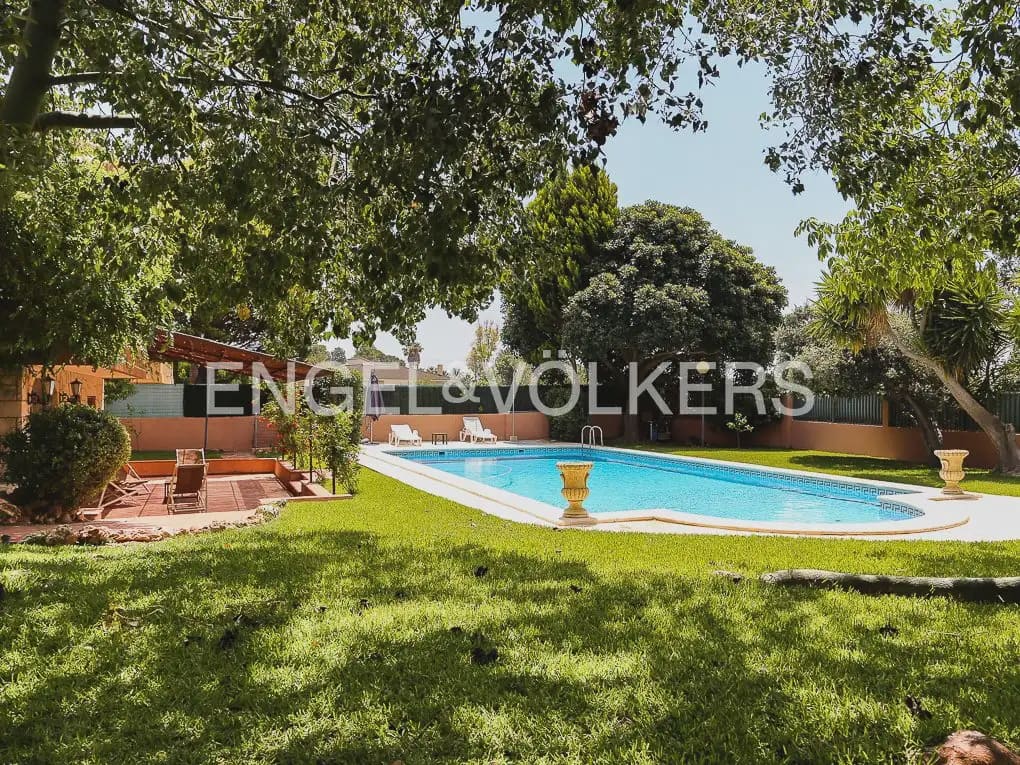 5 bedroom Villa for rent in Riba-roja de Turia with pool garage - € 4,400 (Ref: 9898196)
