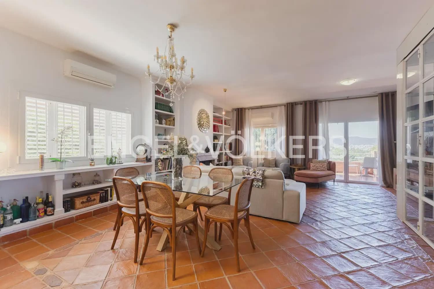 5 bedroom Villa for rent in Riba-roja de Turia with pool garage - € 4,400 (Ref: 9898196)