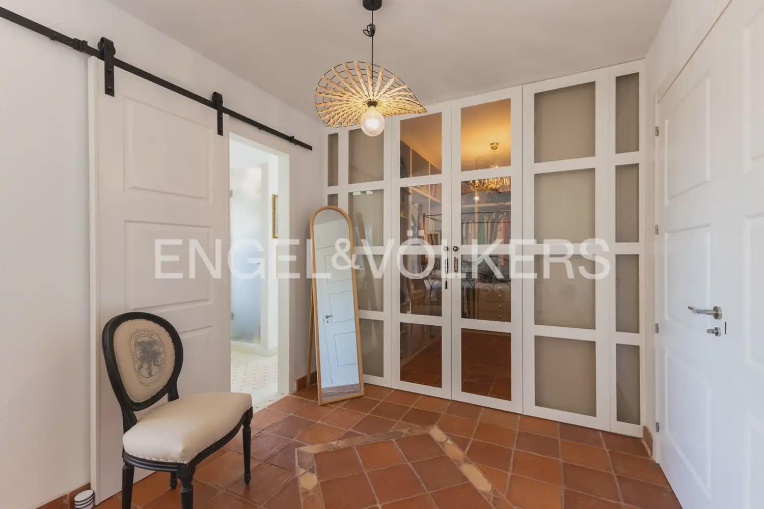 5 bedroom Villa for rent in Riba-roja de Turia with pool garage - € 4,400 (Ref: 9898196)