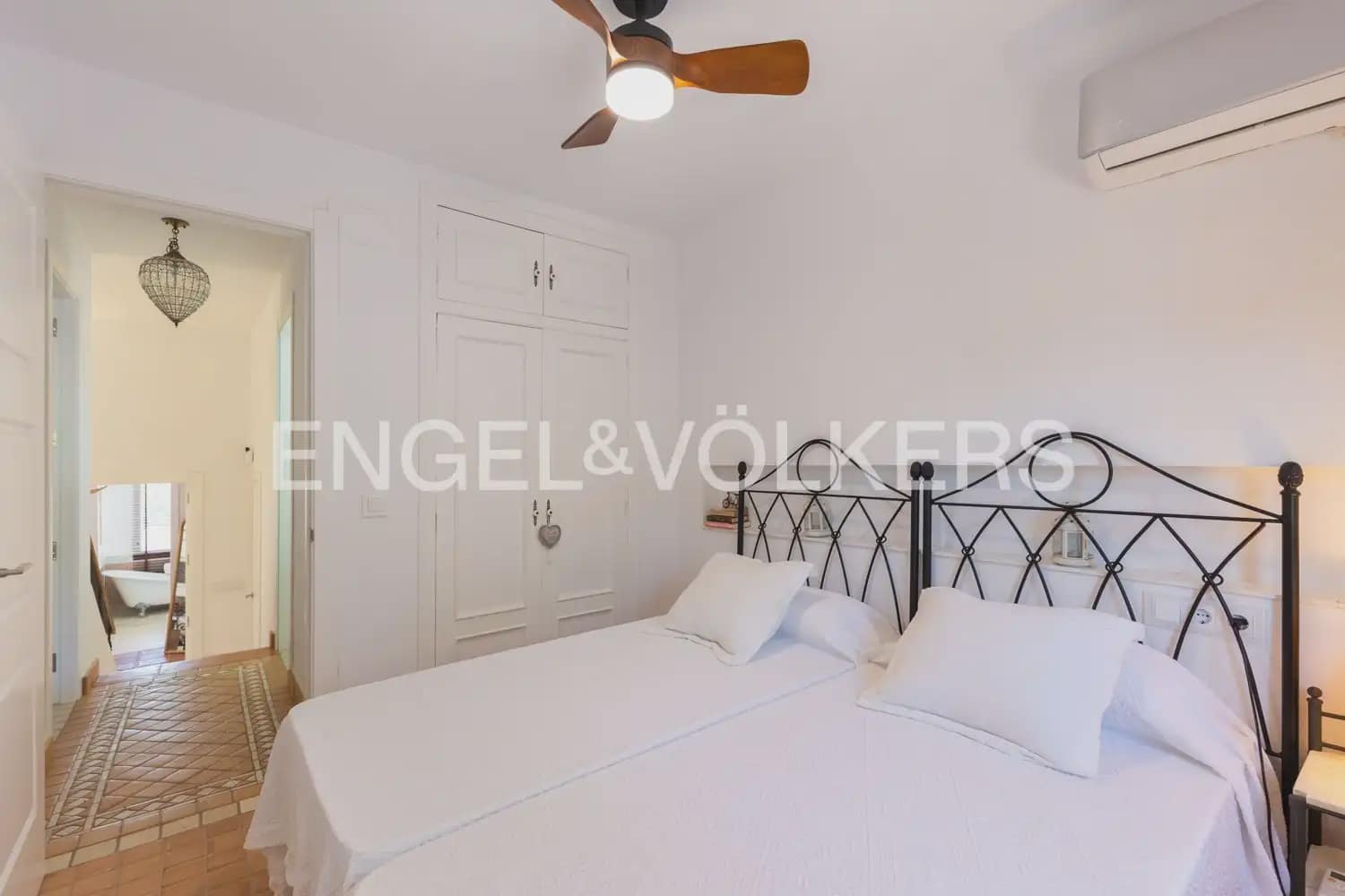 5 bedroom Villa for rent in Riba-roja de Turia with pool garage - € 4,400 (Ref: 9898196)