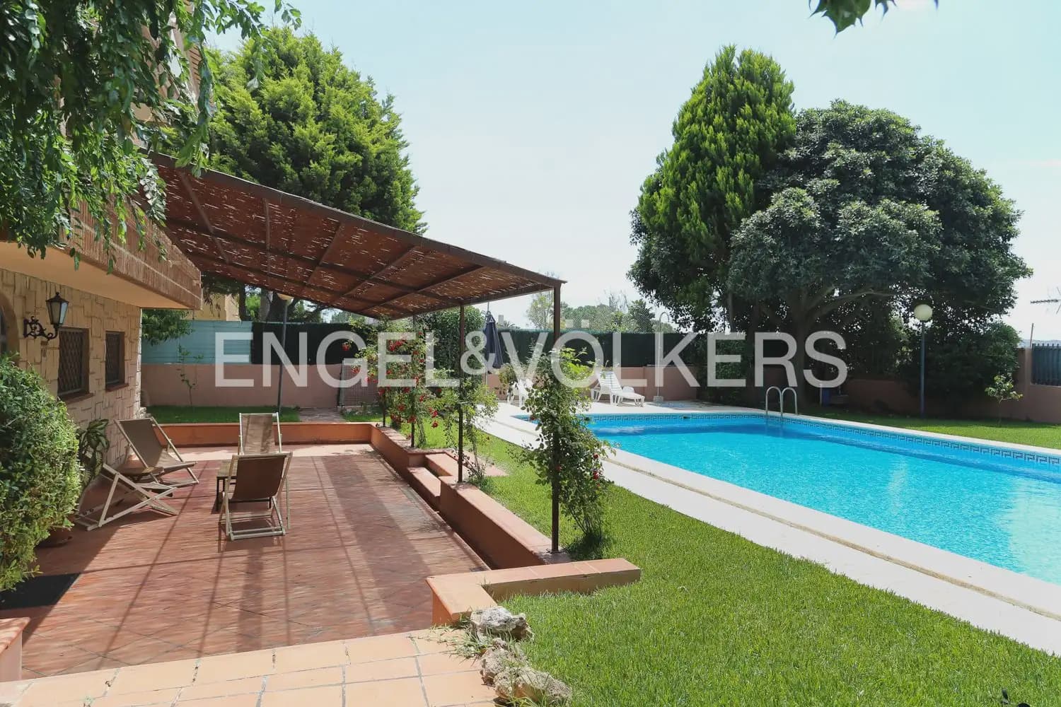 5 bedroom Villa for rent in Riba-roja de Turia with pool garage - € 4,400 (Ref: 9898196)