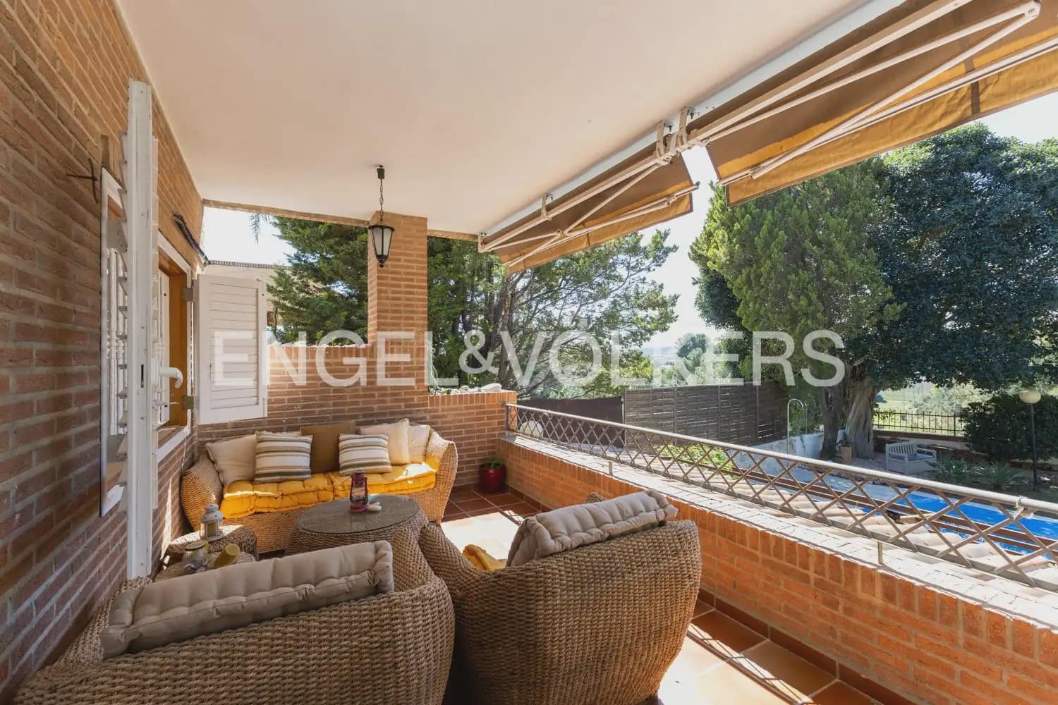 5 bedroom Villa for rent in Riba-roja de Turia with pool garage - € 4,400 (Ref: 9898196)