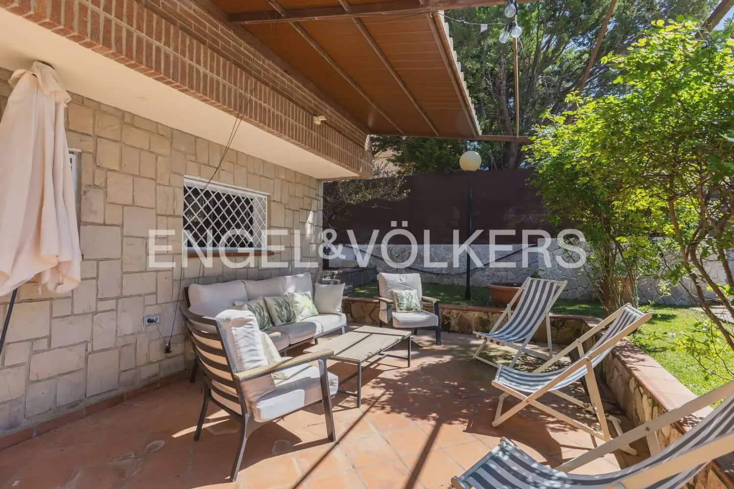 5 bedroom Villa for rent in Riba-roja de Turia with pool garage - € 4,400 (Ref: 9898196)