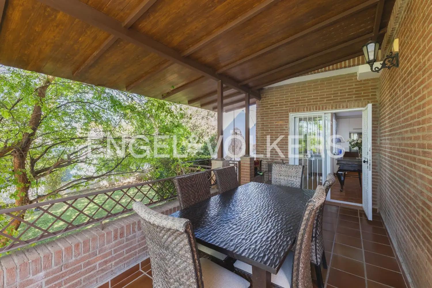 5 bedroom Villa for rent in Riba-roja de Turia with pool garage - € 4,400 (Ref: 9898196)